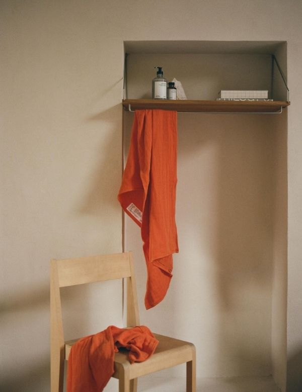 Light towel — Bath towel, burnt orange