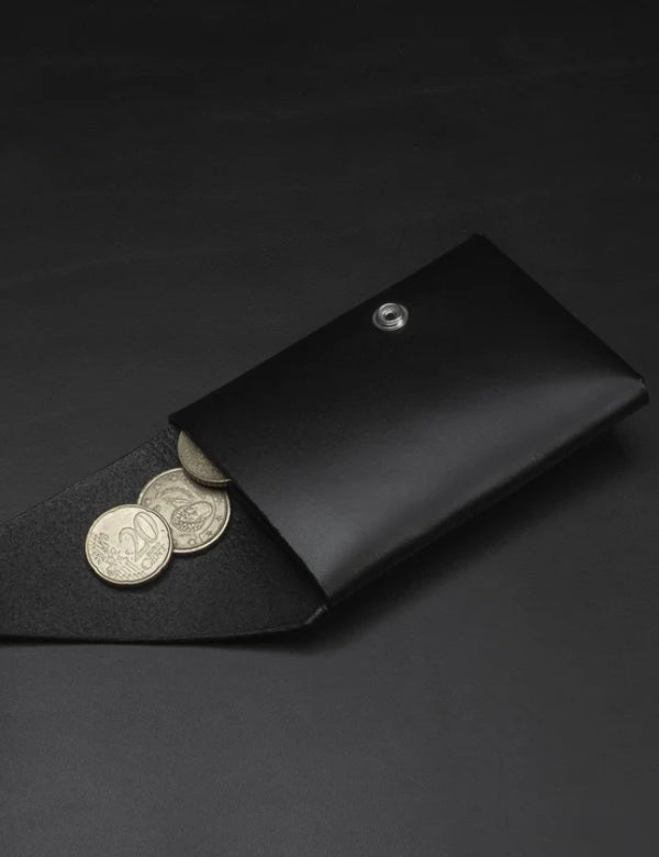 Leather wallet - Black with black button