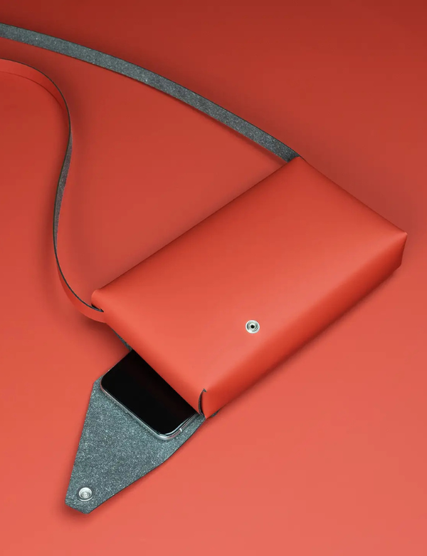 S Bag Vermelha — Pele reciclada