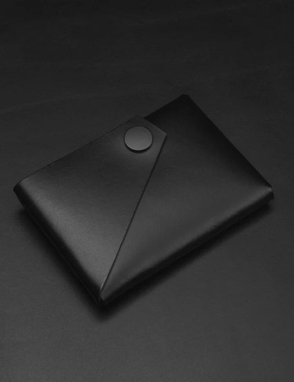 Leather wallet - Black with black button
