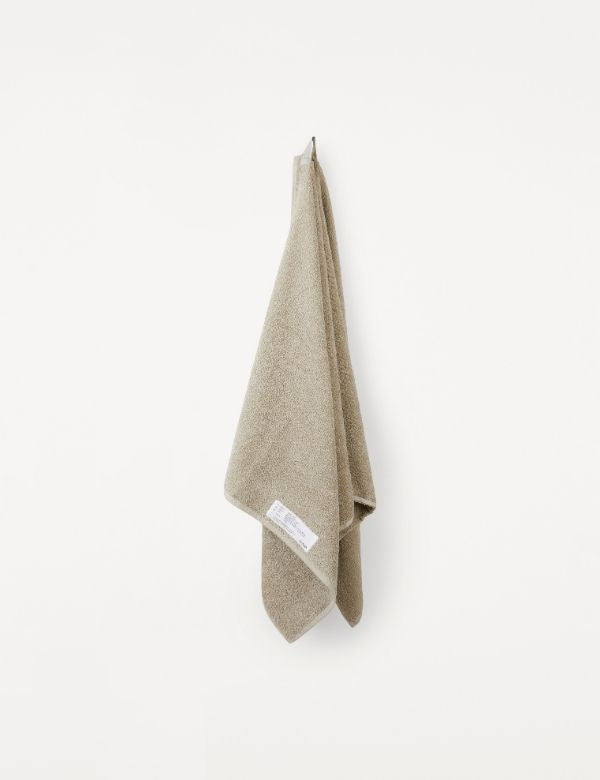 Heavy Towel — Toalha de banho, verde salva